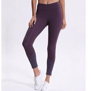Lululemon Deep Zinfandel Tight Stuff Reflective Tights Leggings Yoga Size 6 S